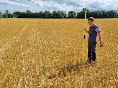 En stage sur la ferme allemande de juin à septembre, Thomas Grisel, apprenti ingénieur, a notamment pour mission de créer davantage de synergie avec la ferme d’Étrépagny.